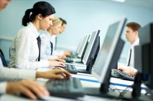 facebook-ta-dedikodu-yapti-tazminatsiz-isten-atildi