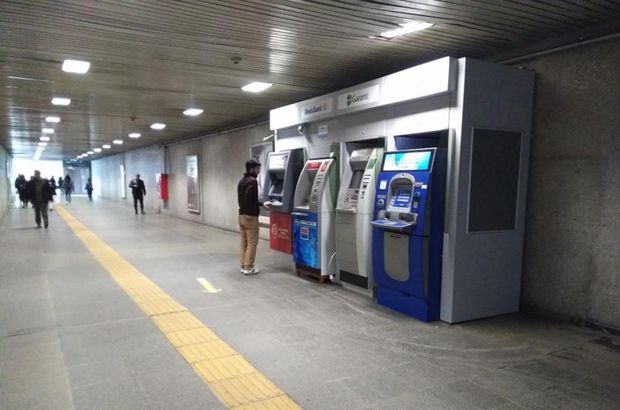 Metro istasyonlarındaki banka ATM’leri tekrar yerleştirildi