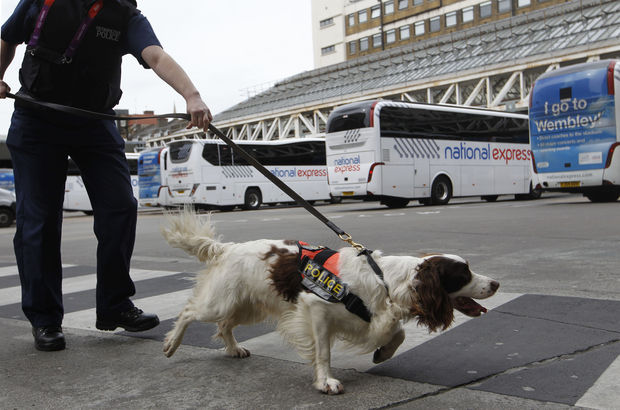 SON DAKİKA – İngiltere Londra’da Victoria Coach metro istasyonunda terör alarmı!