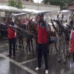 faytoncularina-tek-tip-kiyafet