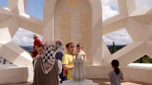 sehitler-aniti-na-sabah-saatlerinden-itibaren-ziyaretci-akini