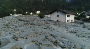 italya-da-toprak-kaymasi-8-kisi-kayip