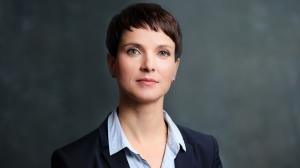 almanya-sokta-secimden-iki-gun-sonra-istifa-etti