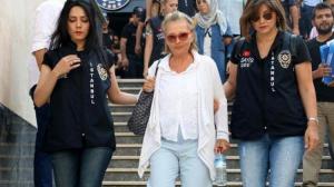 kktc-nazli-ilicak-in-vatandasligini-iptal-ediyor