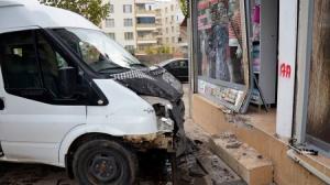 ogrenci-servisi-kaza-yapti-yaralilar-var