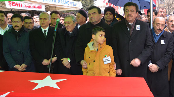 Koruma polisi babanın acısı....