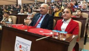 Başkan'ın koltuğuna oturup ilk talimatı verdi!