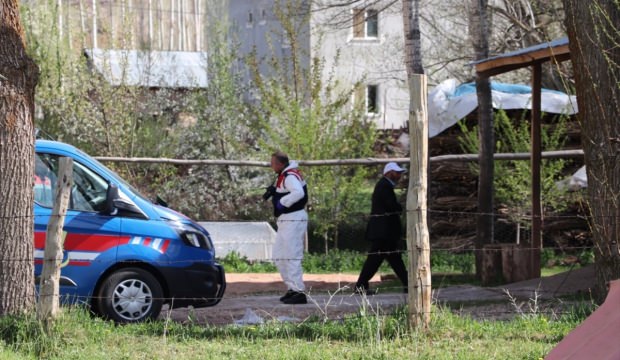 Köyde cinnet! Eşini, oğlunu ve gelinini vurdu!