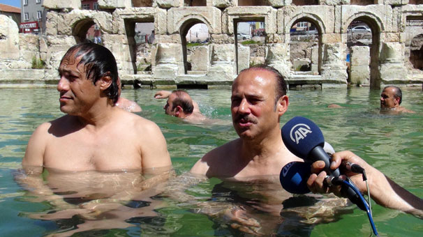 Yozgat Valisi Turizm tanıtımı için yüzdü