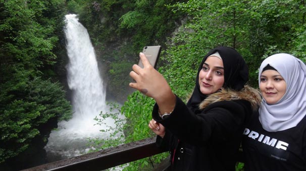 Arap turistlerin yeni cenneti Palovit Şelalesi