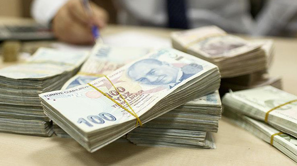 Son dakika: Bir dev banka daha faizlerini indirdi!