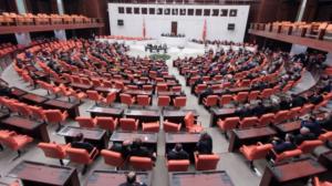 Vekil olacağız diye istifa etmişlerdi...Listeye girdiler mi?