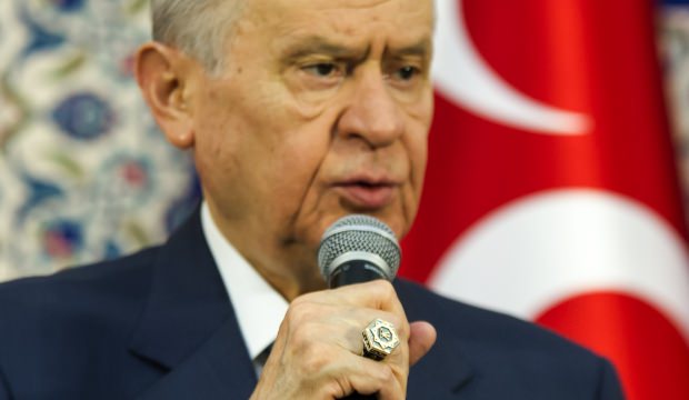 Bahçeli’nin taktığı yüzük dikkat çekti!