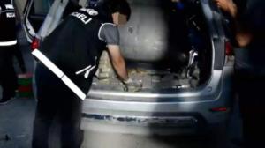 İran plakalı lüks cipte 85 kg eroin