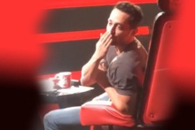 Murat Boz çekimlerde öpücük attı! Acun yakaladı