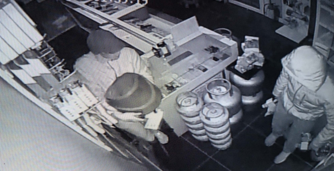 6d2cd94f0fabecfdb9d69aa17153c4b9-1