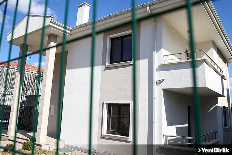 IMG_30E8AE-F8F398-FF5159-B63EDC-631B17-622CE5