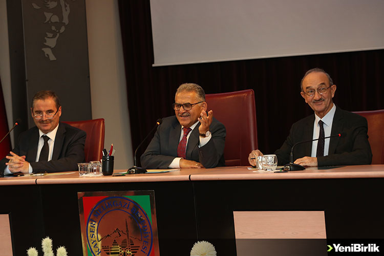 IMG_F41882-EBD5E0-886D33-D78563-DA3EA0-97BAF8