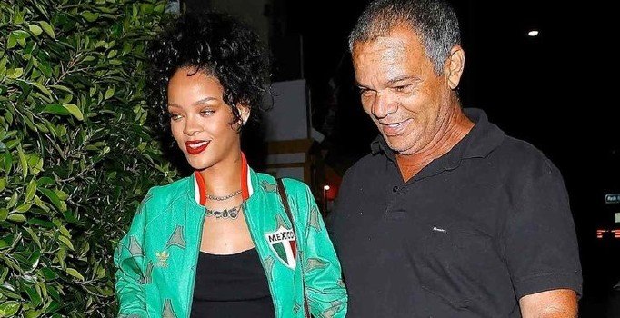 Rihanna babasına dava açtı