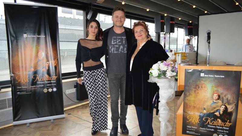 'Dualar Kalıcıdır' 'Aşk Kalıcıdır'la sahneye taşınıyor