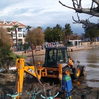 4 ton akaryakıt sızdı, okul tatil edildi