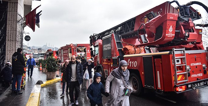 Tarlabaşı'nda otel yangını