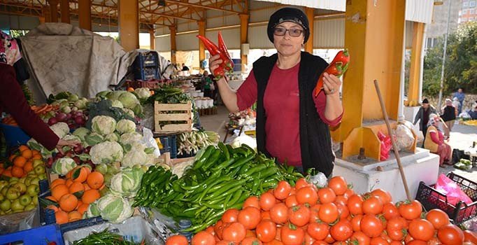 Biberin kilosu pazarda 20 lirayı buldu