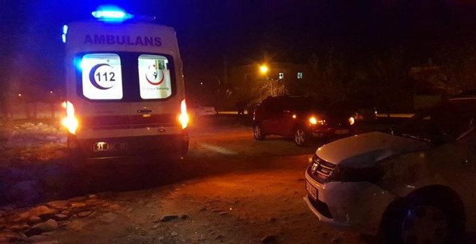 Otomobilin çarptığı genç kız öldü