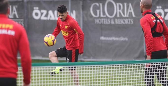 Göztepe'de yabancı transfer operasyonu