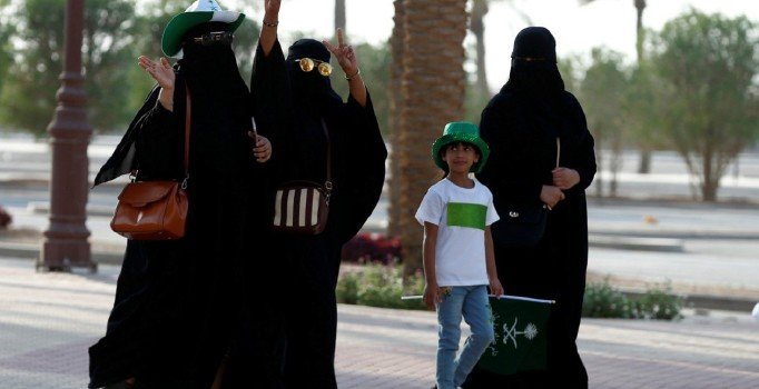 Suudi Arabistanlı kadınlara boşanmada yeni hak