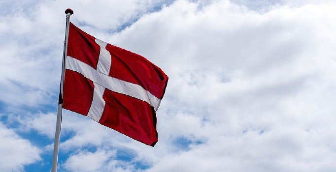 Danimarka BAE'ye silah satışını dondurdu