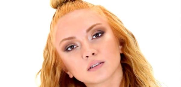 Ece Seçkin'e annesinden sert tepki!