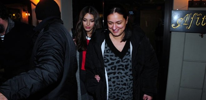 Dilan Çiçek Deniz içkiyi fazla kaçırdı!