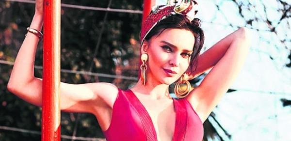 Hande Ataizi 400 bin dolar istedi!