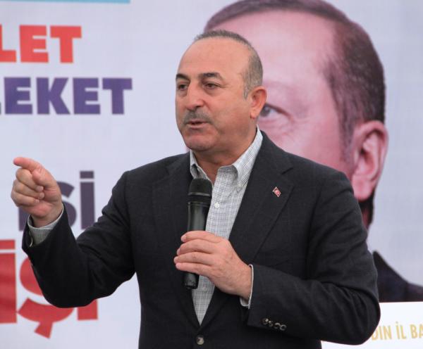 ÇAVUŞOĞLU: "AKDENİZ'DE TÜRKİYESİZ HİÇBİR FAALİYET YAPILAMAZ" DIŞİŞLERİ BAKANI MEVLÜT ÇAVUŞOĞLU: "FETÖ BÖLÜCÜLERİN OYUN KURUCUSU" "PKK, YPG, DEAŞ VE TİKKO GİBİ BÜTÜN BÖLÜCÜLER BU İTTİFAKIN İÇİNDE. FETÖ BU İŞİN OYUN KURUCUSU. BU OYUNUN TEZGAHINI FETÖ YAPIYOR. O YÜZDEN BİZ BU İTTİFAKA ZİLLET, İLLET İTTİFAKI DİYORUZ" "AKDENİZ'DE TÜRKİYESİZ HİÇBİR FAALİYET YAPILAMAZ VE BUNA ASLA MÜSAADE ETMEYİZ" "İNSANLAR YILLARCA KAHROLA KAHROLA GİDİP CHP'YE OY VERDİ. İZMİR VE MUĞLA'DA YANIMIZA GELEN CHP'Lİ VATANDAŞLARIMIZ, 'YETER ARTIK SİZ GELİN, BU SEÇİMDE SİZE OY VERECEĞİZ' DİYOR"