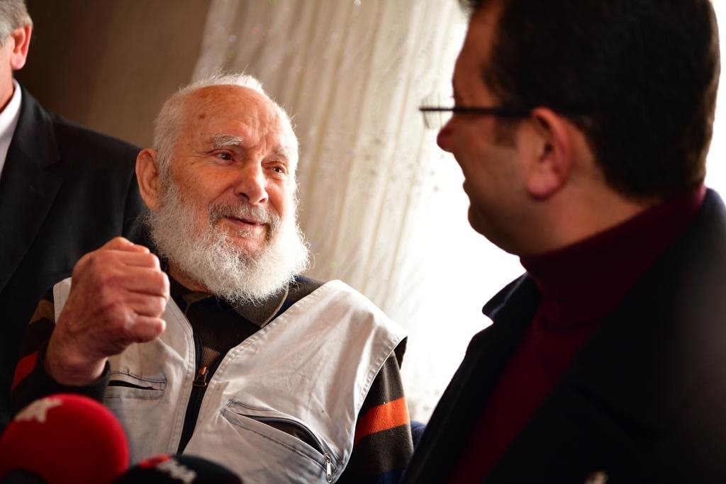 İMAMOĞLU, BİRİNCİ AİLESİNİN TEK GÖZ ODALI EVİNE MİSAFİR OLDU
