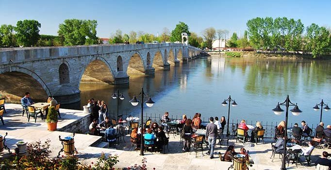 KGM'den Uzunköprü açıklaması: Yüzeysel çatlaklar tespit edildi