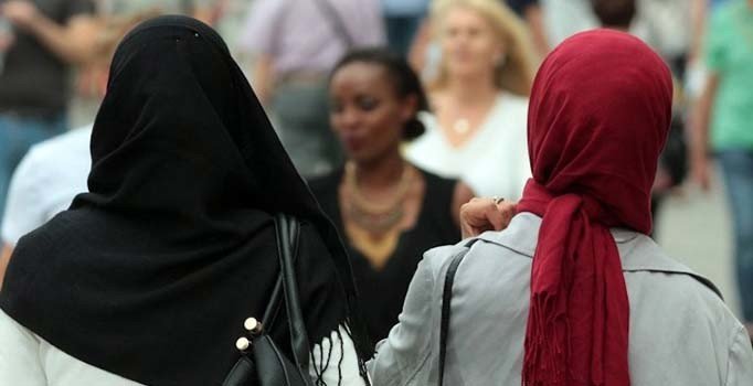 Almanya'da Müslüman kadınlara peş peşe saldırı