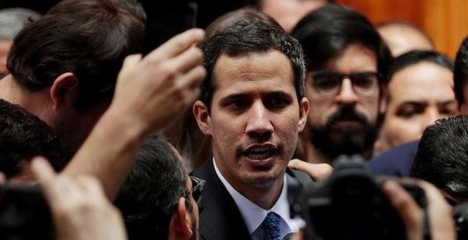 Muhalif lider Guaido'nun gelirleri soruşturuluyor