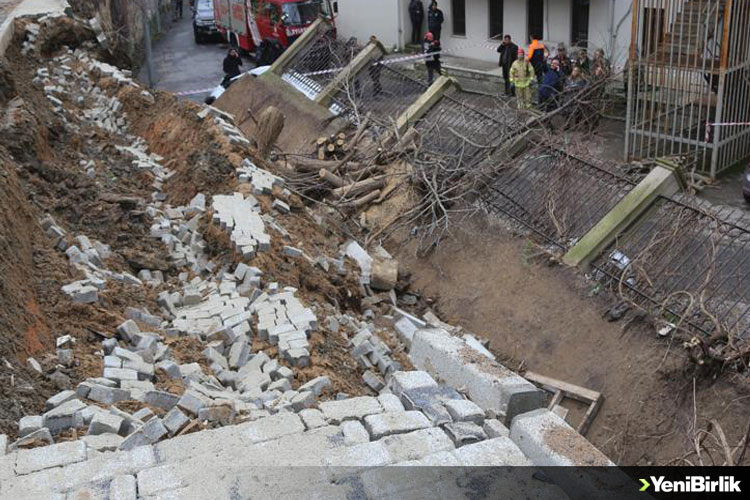 Beykoz'da Duvar Çöktü