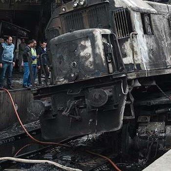 Mısır'da 25 kişinin öldüğü tren faciasının nedeni makinist kavgası