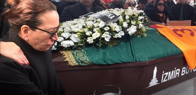 Eşini kaybeden Demet Akbağ'dan ilk mesaj