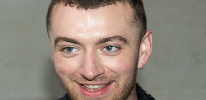 İngiliz şarkıcı cinsiyet değiştirmeyi düşünüyor