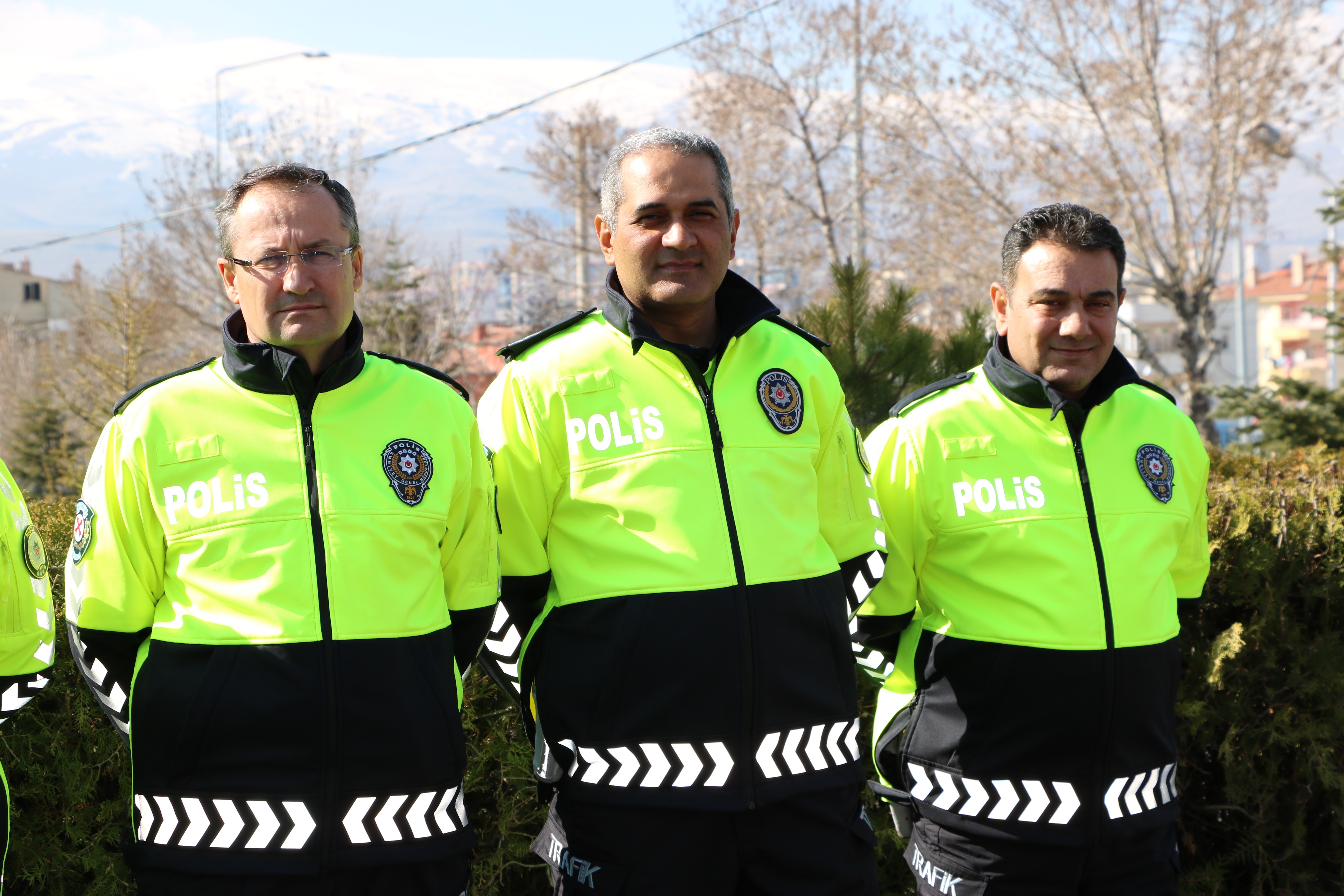 TRAFİK POLİSLERİNE YENİ KIYAFET