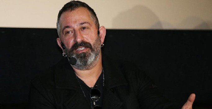 Cem Yılmaz'dan takipçisine Fenerbahçeli cevap