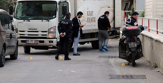 Yol verme kavgası kanlı bitti: 1 ölü, 2 yaralı