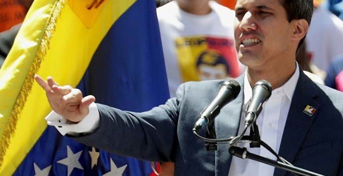 Guaido Venezuela’ya dönüyor