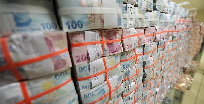 Hazine 5,4 milyar lira borçlandı