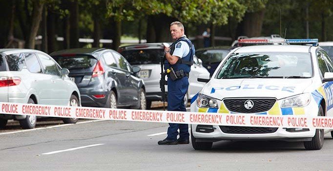 Yeni Zelanda polisinden uyarı: Tüm camilerin kapılarını kapatın
