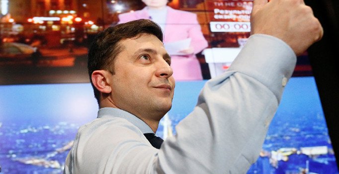 Ukrayna halkı devlet başkanını seçmek için sandık başında